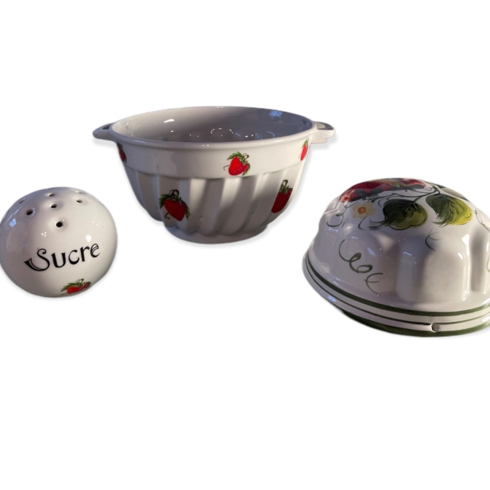 Lourioux Strawberry Les Fraises Colander White Fruit Drain Bowl Set Three Pieces